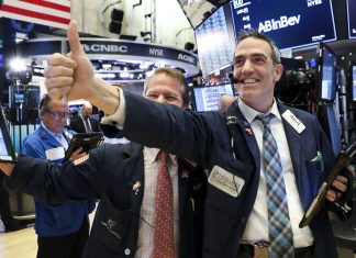 Stocks close higher after Trump announces end to shutdown